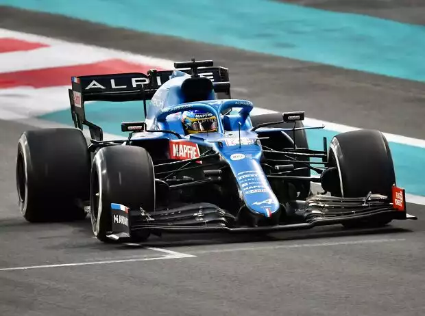 Fernando Alonso (Alpine) beim Finale der Formel-1-Saison 2021 in Abu Dhabi Titel-Bild zur News: Fernando Alonso (Alpine) beim Finale der Formel-1-Saison 2021 in Abu Dhabi