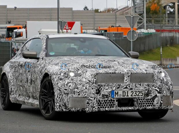 Titel-Bild zur News: BMW M2 Competition (2023) auf neuen Erlkönigbildern