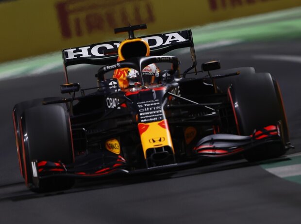 Titel-Bild zur News: Max Verstappen (Red Bull) beim Qualifying zum Formel-1-Rennen in Saudi-Arabien 2021