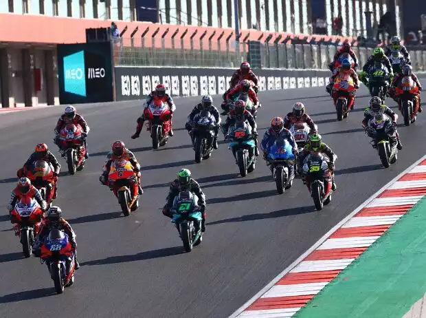 Start zum GP Portugal 2020 in Portimao: Miguel Oliveira führt Titel-Bild zur News: Start zum GP Portugal 2020 in Portimao: Miguel Oliveira führt