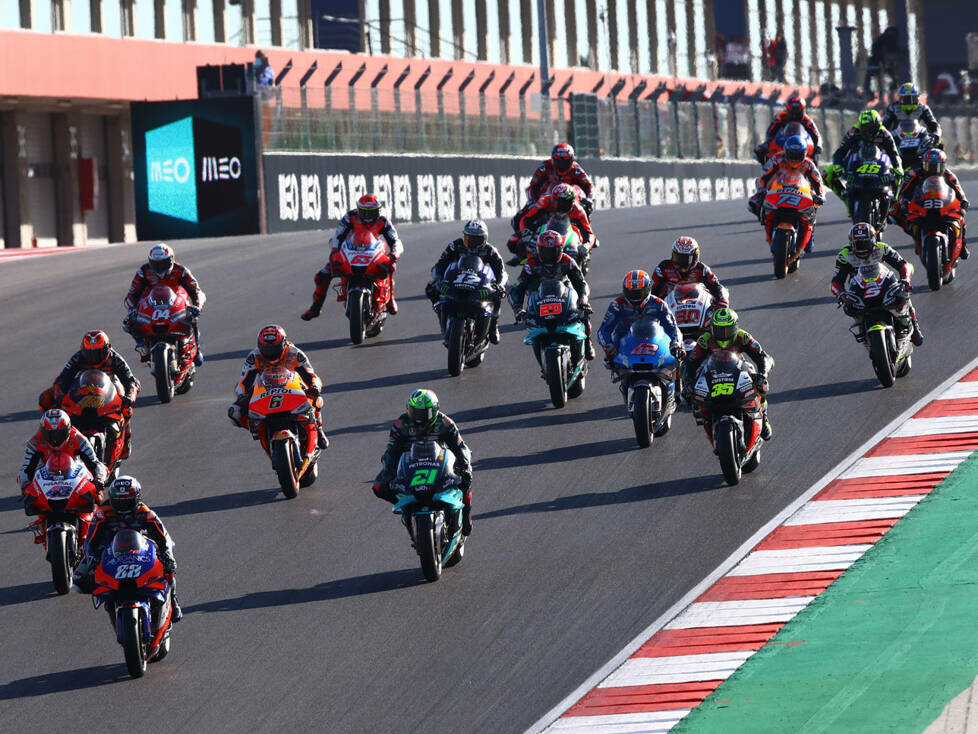 Start zum GP Portugal 2020 in Portimao: Miguel Oliveira führt