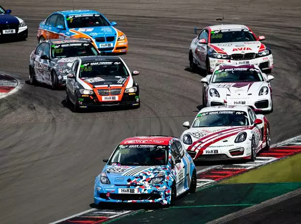 E-Fuels sind ein Thema am Nürburgring, aber werden sie von allen Fahrzeugen vertragen? Titel-Bild zur News: E-Fuels sind ein Thema am Nürburgring, aber werden sie von allen Fahrzeugen vertragen?