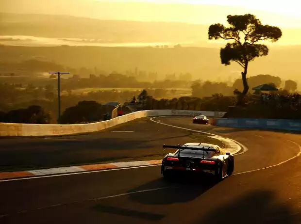 Renn-Action bei den 12h Bathurst 2019 Titel-Bild zur News: Renn-Action bei den 12h Bathurst 2019