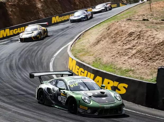 GT3-Autos beim 12-Stunden-Rennen von Bathurst 2020 Titel-Bild zur News: GT3-Autos beim 12-Stunden-Rennen von Bathurst 2020
