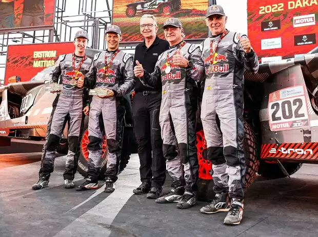 Titel-Bild zur News: Mattias Ekström, Sven Quandt, Carlos Sainz