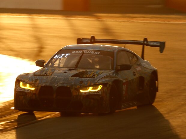 Für den BMW M4 GT3 lief der erste Renneinsatz in Kundenhand nicht problemlos Für den BMW M4 GT3 lief der erste Renneinsatz in Kundenhand nicht problemlos