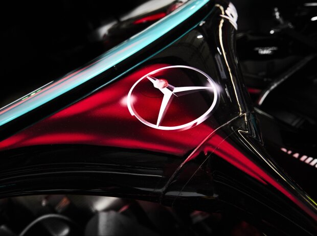 Titel-Bild zur News: Mercedes-Logo