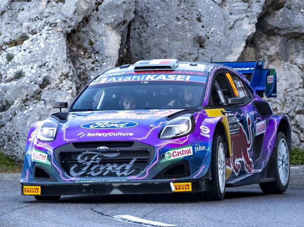 Sebastien Loeb im Ford Puma Hybrid Rally1 bei der Rallye Monte-Carlo 2022 Sebastien Loeb im Ford Puma Hybrid Rally1 bei der Rallye Monte-Carlo 2022