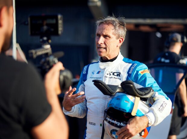 Die italienische Tourenwagen-Legende Roberto Ravaglia nach seiner ersten Ausfahrt im neuen BMW M4 GT3 Die italienische Tourenwagen-Legende Roberto Ravaglia nach seiner ersten Ausfahrt im neuen BMW M4 GT3