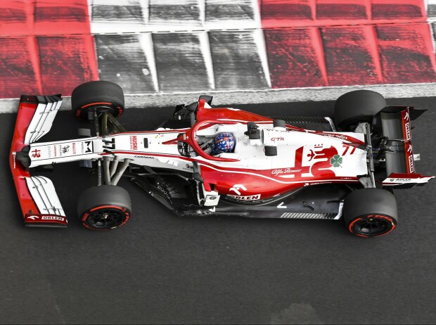 Titel-Bild zur News: Valtteri Bottas (Alfa Romeo) beim Formel-1-Test in Abu Dhabi 2021