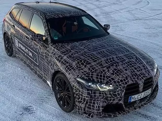 2022 BMW M3 Touring Teaser Titel-Bild zur News: 2022 BMW M3 Touring Teaser