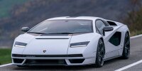 Bild zum Inhalt: Lamborghini Countach LP 800-4 im realen Straßenverkehr