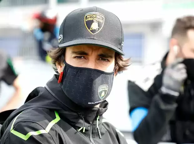 Albert Costa ist auch 2022 im Werksfahrerkader von Lamborghini Titel-Bild zur News: Albert Costa ist auch 2022 im Werksfahrerkader von Lamborghini