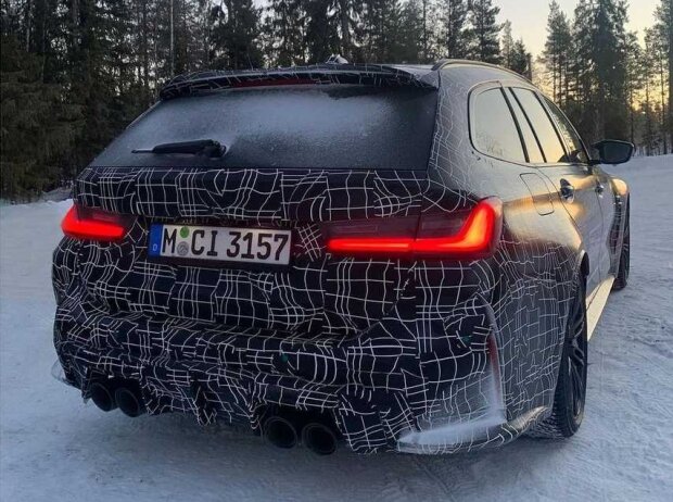 2022 BMW M3 Touring Teaser 2022 BMW M3 Touring Teaser