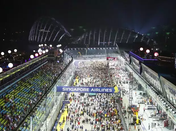 Vor dem Start zum Formel-1-Rennen in Singapur Titel-Bild zur News: Vor dem Start zum Formel-1-Rennen in Singapur