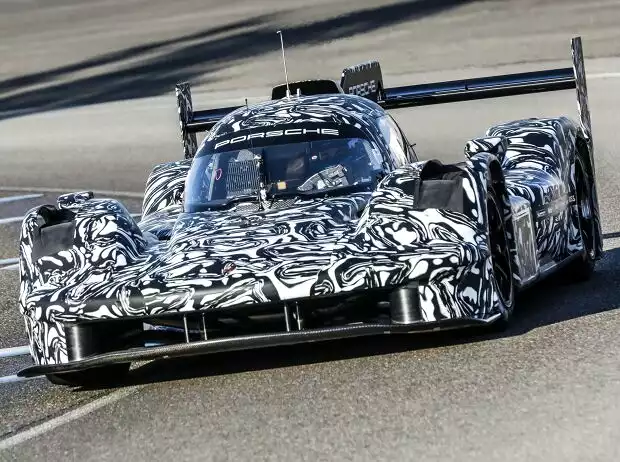 Der Porsche-LMDh-Bolide wird in den kommenden Monaten viele Kilometer abspulen Titel-Bild zur News: Der Porsche-LMDh-Bolide wird in den kommenden Monaten viele Kilometer abspulen