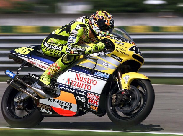 Valentino Rossi auf der Honda NSR500 beim 500er-Saisonfinale 2001 in Rio de Janeiro Valentino Rossi auf der Honda NSR500 beim 500er-Saisonfinale 2001 in Rio de Janeiro