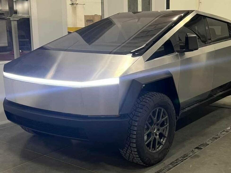 Tesla Cybertruck Beta Leaked