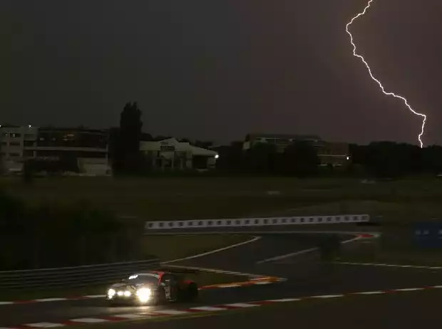 Gewitter bei den 9h Kyalami Titel-Bild zur News: Gewitter bei den 9h Kyalami