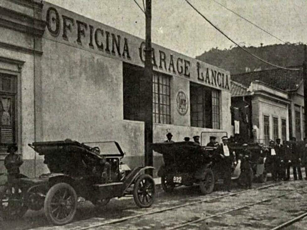 Lancia-Vertreter an der Copacabana (1912)