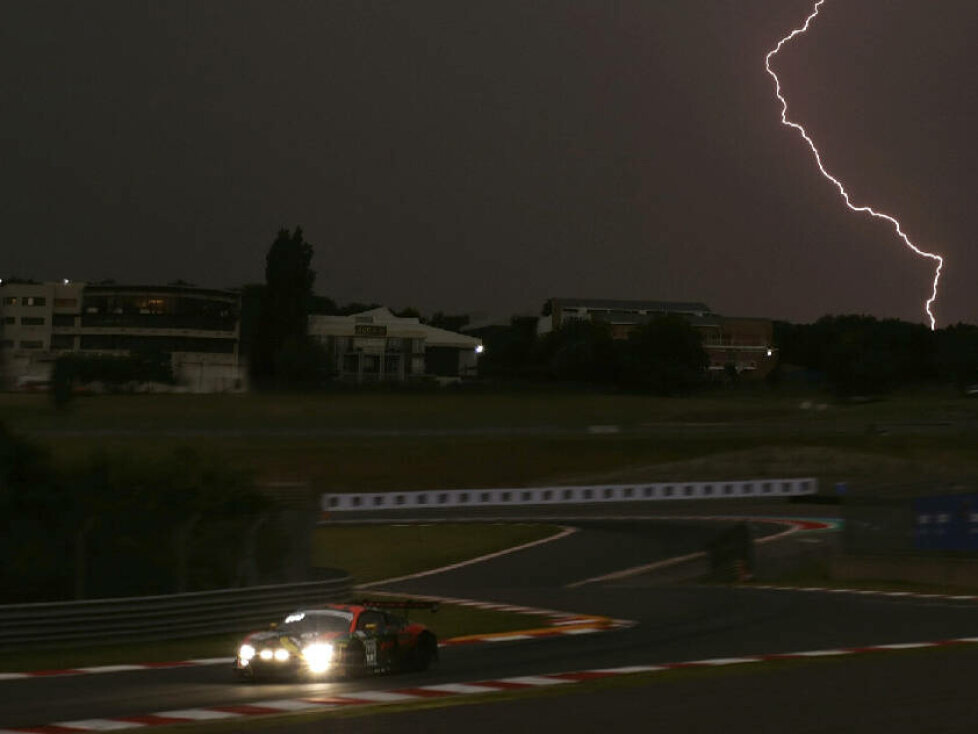 Gewitter bei den 9h Kyalami