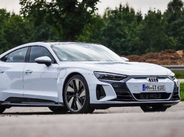 Audi e-tron GT 60 quattro (2021) Audi e-tron GT 60 quattro (2021)