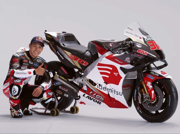 Takaaki Nakagami Takaaki Nakagami