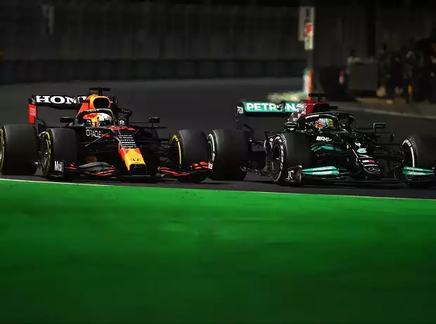 Max Verstappen, Lewis Hamilton Titel-Bild zur News: Max Verstappen, Lewis Hamilton