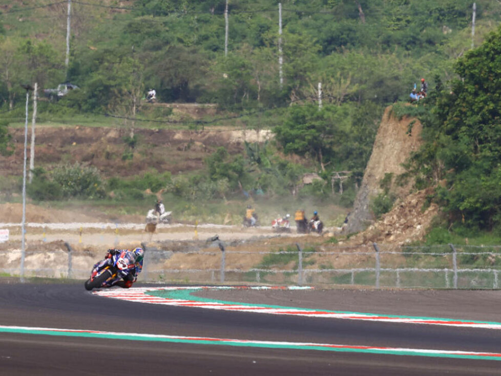 Toprak Razgatlioglu auf dem Mandalika International Street Circuit auf Lombok in Indonesien