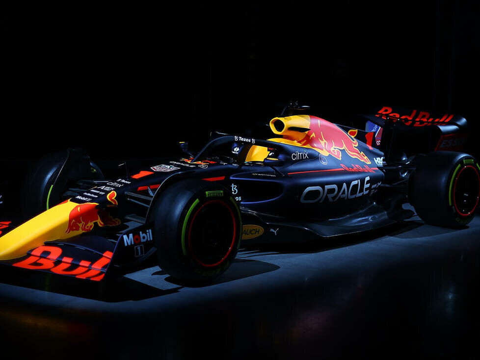 Red Bull RB18