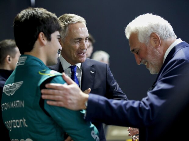 Lance Stroll, Martin Whitmarsh und Lawrence Stroll bei der Präsentation (Launch) des Aston Martin AMR22 am 10. Februar 2022 in Gaydon Lance Stroll, Martin Whitmarsh und Lawrence Stroll bei der Präsentation (Launch) des Aston Martin AMR22 am 10. Februar 2022 in Gaydon