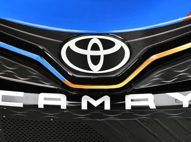 Titel-Bild zur News: Logo: Toyota Camry