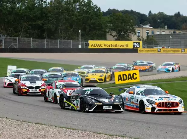 Die ADAC GT4 Germany wird 2022 auf ein riesiges Feld kommen Titel-Bild zur News: Die ADAC GT4 Germany wird 2022 auf ein riesiges Feld kommen