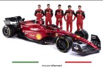 Ferrari F1-75 mit den Test- und Ersatzfahrern rund um Mick Schumacher (ganz links)