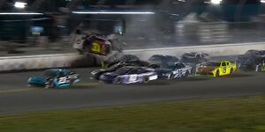 Horrorcrash in zweiter NASCAR-Liga: Snider übersteht Einschlag in Fangzaun