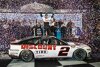 Bild zum Inhalt: Daytona 500: Penske-Rookie Austin Cindric gewinnt NASCAR-Auftakt 2022