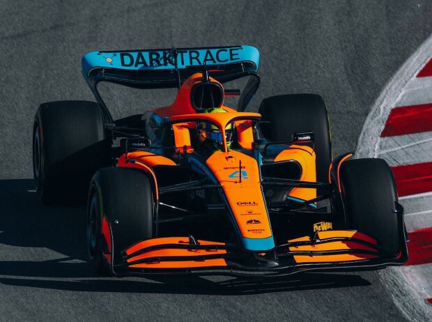 Titel-Bild zur News: Lando Norris (McLaren MCL36) beim Shakedown in Barcelona vor der Formel-1-Saison 2022