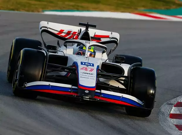 Mick Schumacher im Haas VF-22 beim Formel-1-Test 2022 in Barcelona Titel-Bild zur News: Mick Schumacher im Haas VF-22 beim Formel-1-Test 2022 in Barcelona