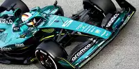 Sebastian Vettel im Aston Martin AMR22 in der Boxengasse bei den Formel-1-Wintertests 2022 in Barcelona
