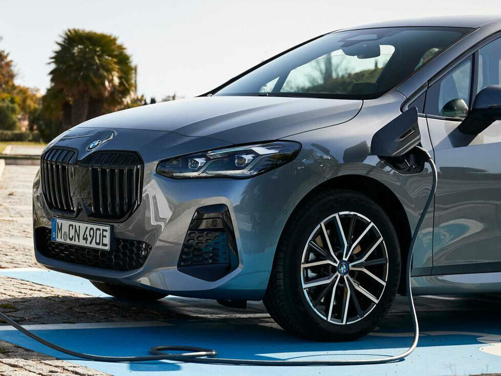 BMW 230e xDrive PHEV Active Tourer (2022) im Test