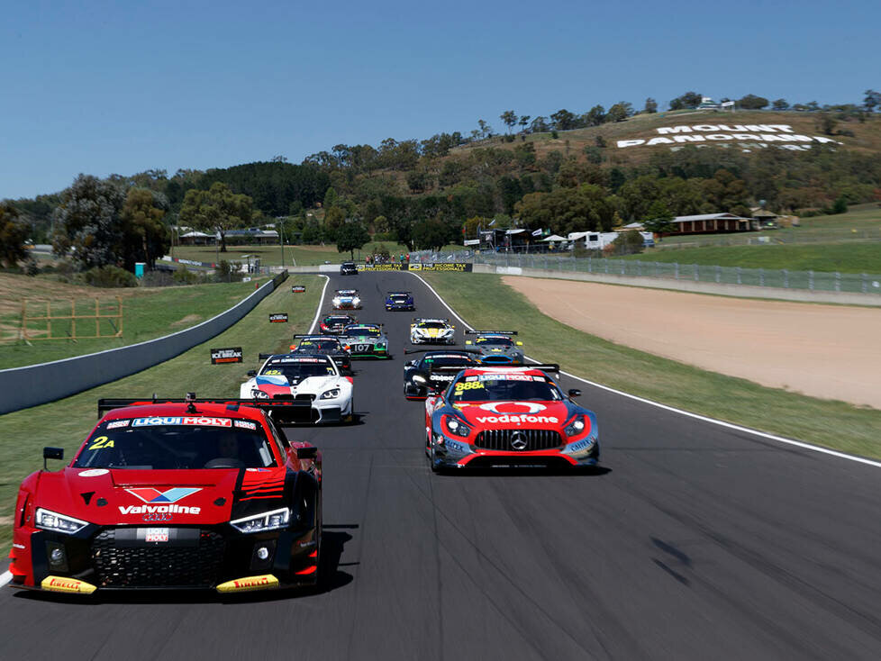 12h Bathurst am Mount Panorama in Australien