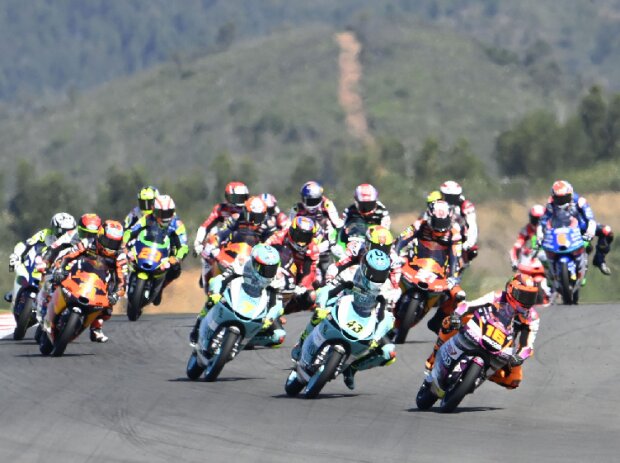 Renn-Action der Moto3-Klasse in Portimao 2021 Renn-Action der Moto3-Klasse in Portimao 2021