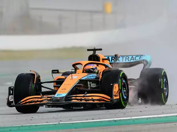 Daniel Ricciardo im McLaren MCL36 bei den Formel-1-Testfahrten 2022 in Barcelona Titel-Bild zur News: Daniel Ricciardo im McLaren MCL36 bei den Formel-1-Testfahrten 2022 in Barcelona