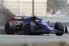 Bild zum Inhalt: F1-Test Bahrain: Vettel-Defekt, Williams-Explosion & rosa Bestzeit