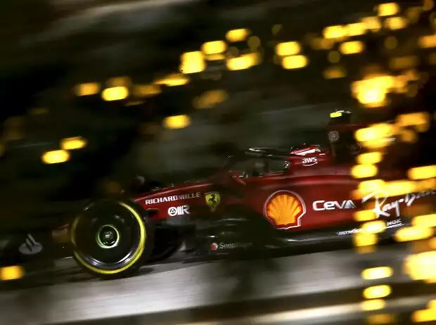 Carlos Sainz (Ferrari F1-75) bei den Formel-1-Testfahrten 2022 in Bahrain Titel-Bild zur News: Carlos Sainz (Ferrari F1-75) bei den Formel-1-Testfahrten 2022 in Bahrain