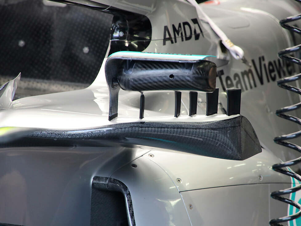 Rückspiegel am Mercedes W13