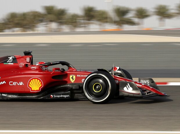 Titel-Bild zur News: Charles Leclerc im Ferrari F1-75 beim Formel-1-Wintertest 2022 in Bahrain