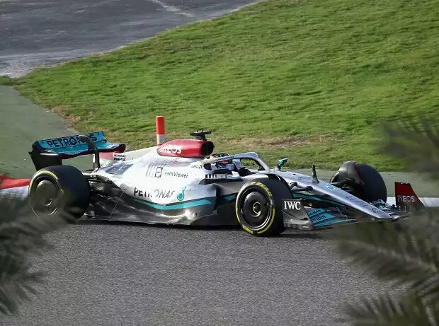 George Russell (Mercedes W13) bei den Formel-1-Testfahrten in Bahrain 2022 Titel-Bild zur News: George Russell (Mercedes W13) bei den Formel-1-Testfahrten in Bahrain 2022