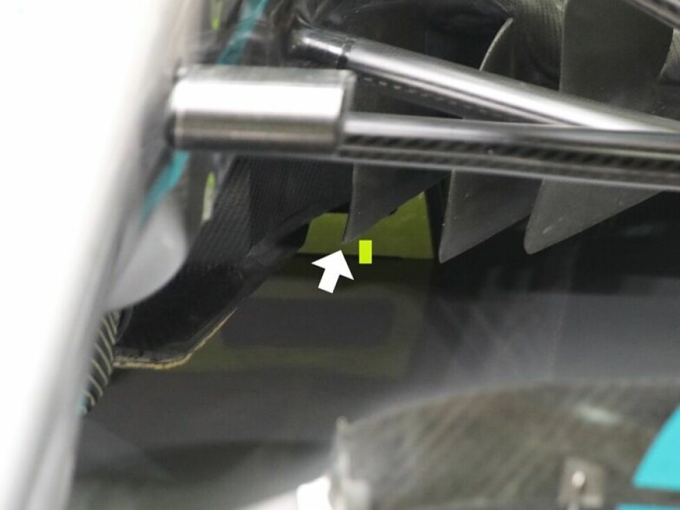 Unterboden am Mercedes W13