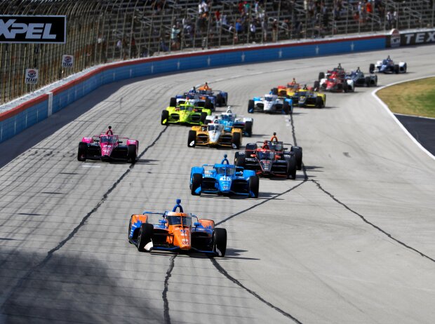 Titel-Bild zur News: IndyCar-Action auf dem Texas Motor Speedway in Fort Worth